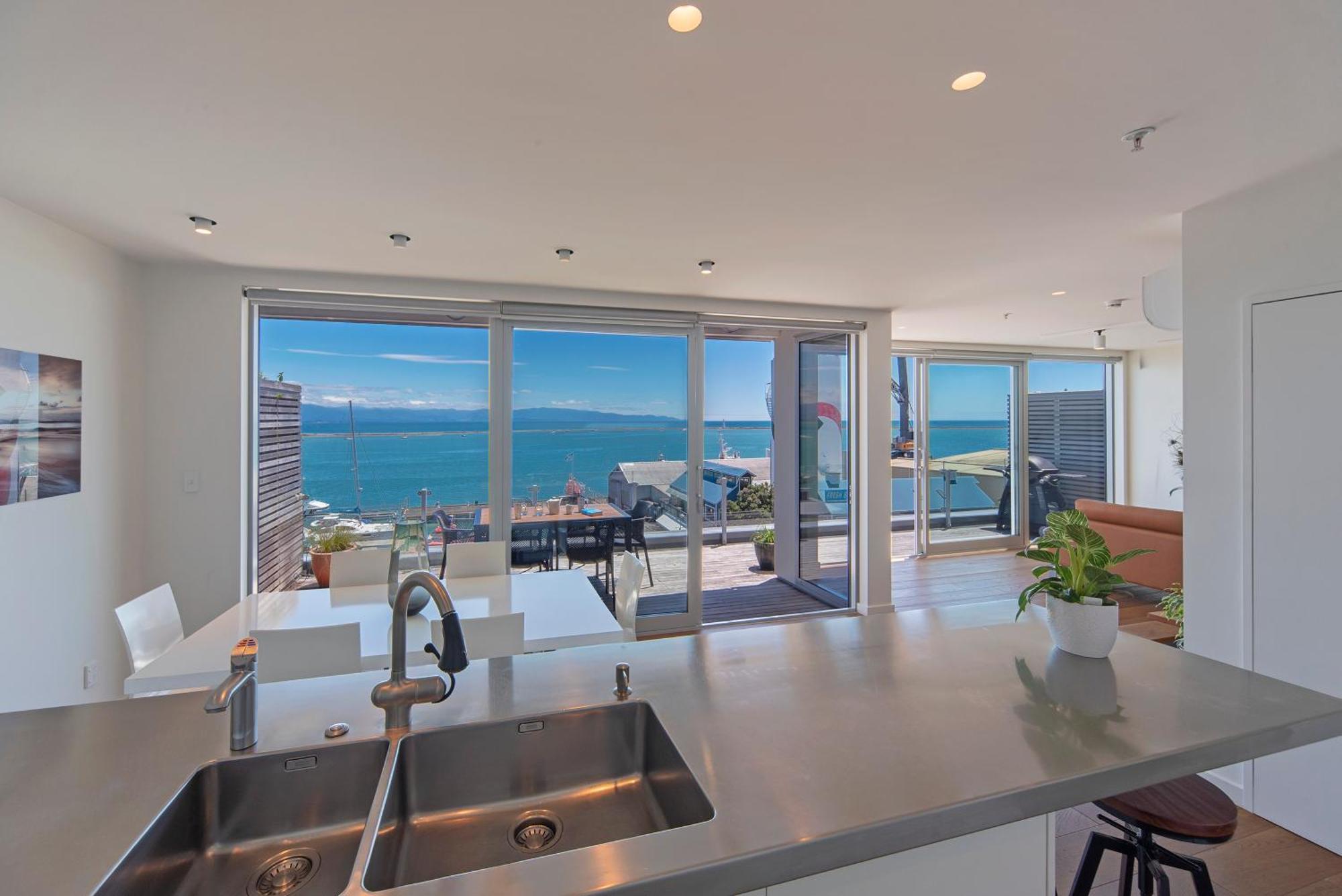 Penthouse 37 - Nelson Waterfront Apartment ภายนอก รูปภาพ
